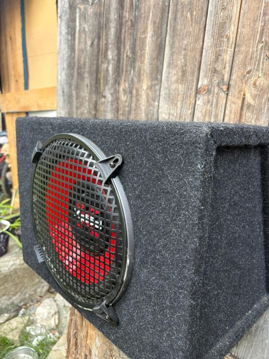 Vând doua  subwoofere cu statie și cabluri