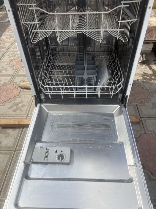 Продам посудомоечную машину