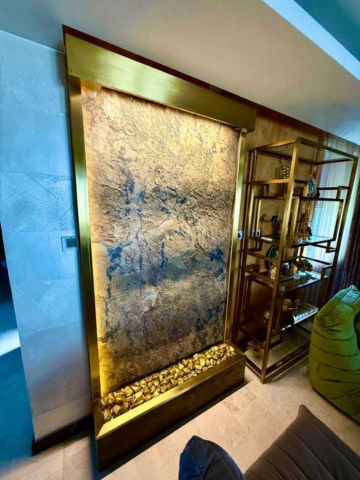 Fantana decorativa de perete interior