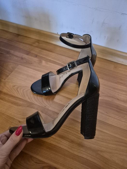 Черни сандали Tendenz 37 номер