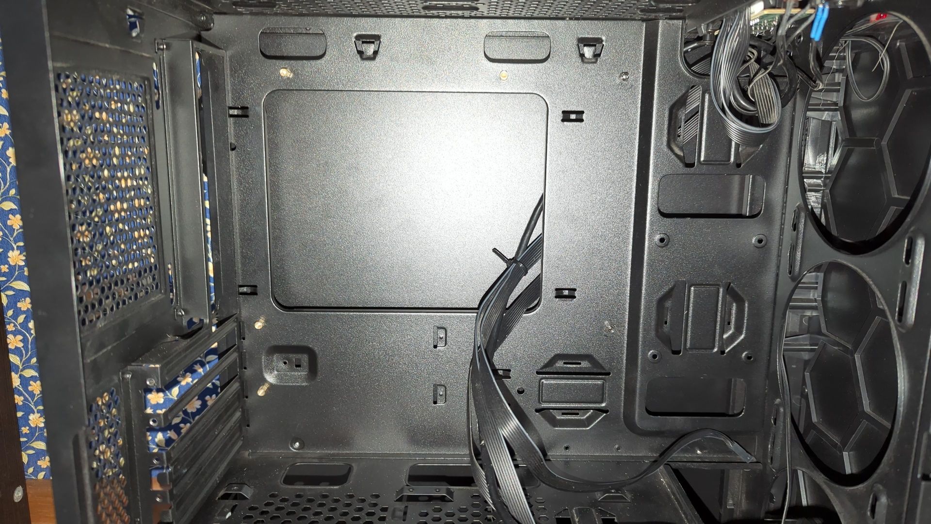 Продам ПК корпус( micro atx )
