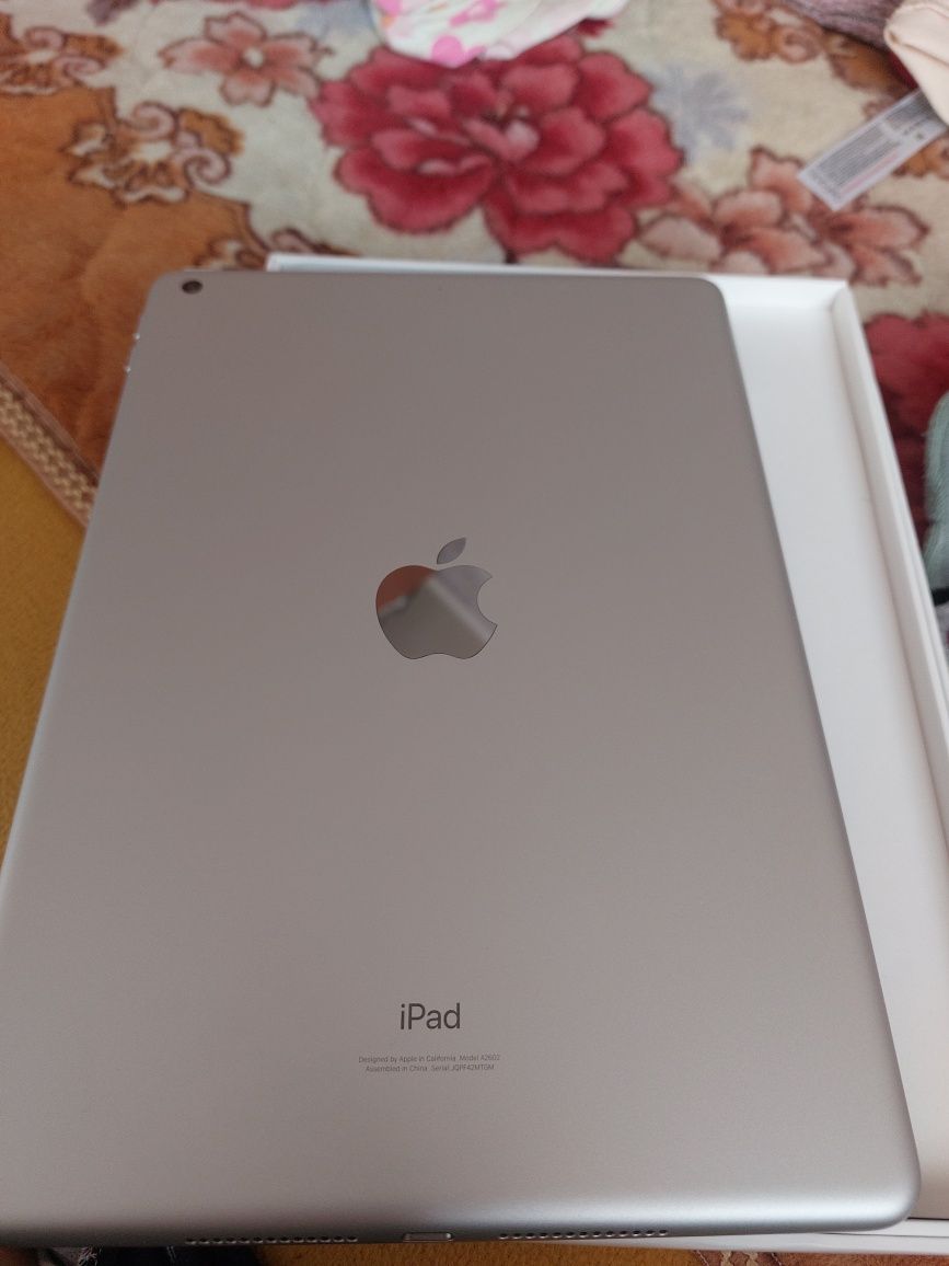 Продам Apple iPad 964.