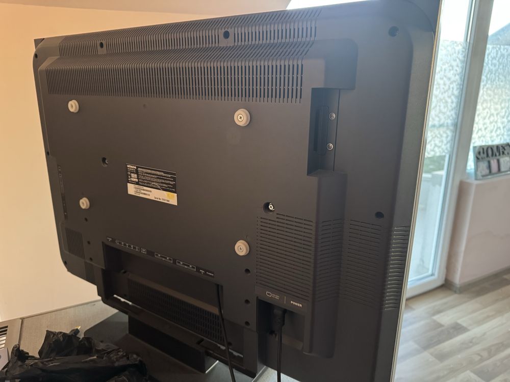 Телевизот Hitachi 32”