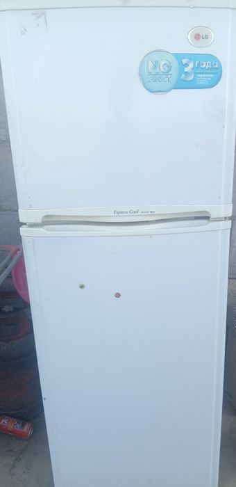 Продам холодильник 30000