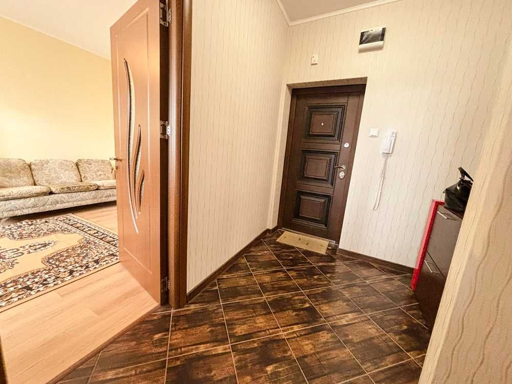 Дава се под наем Двустаен апартамент в Русе, Център - 65 кв.м за 382.5 € - Снимка #9
