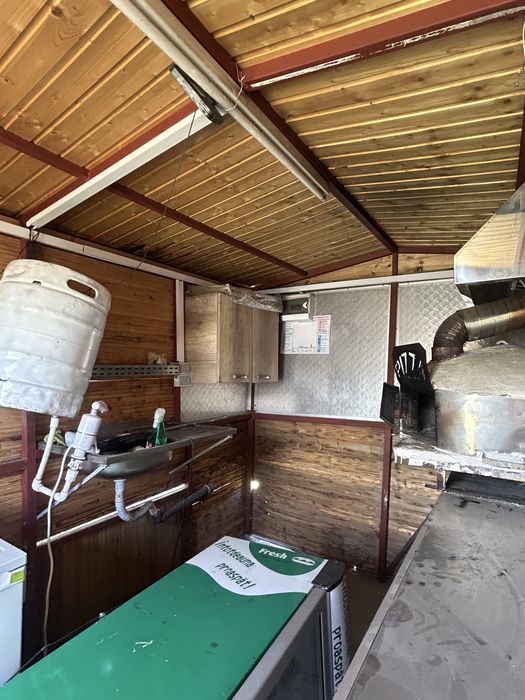 Spatiu comercial tip rulota