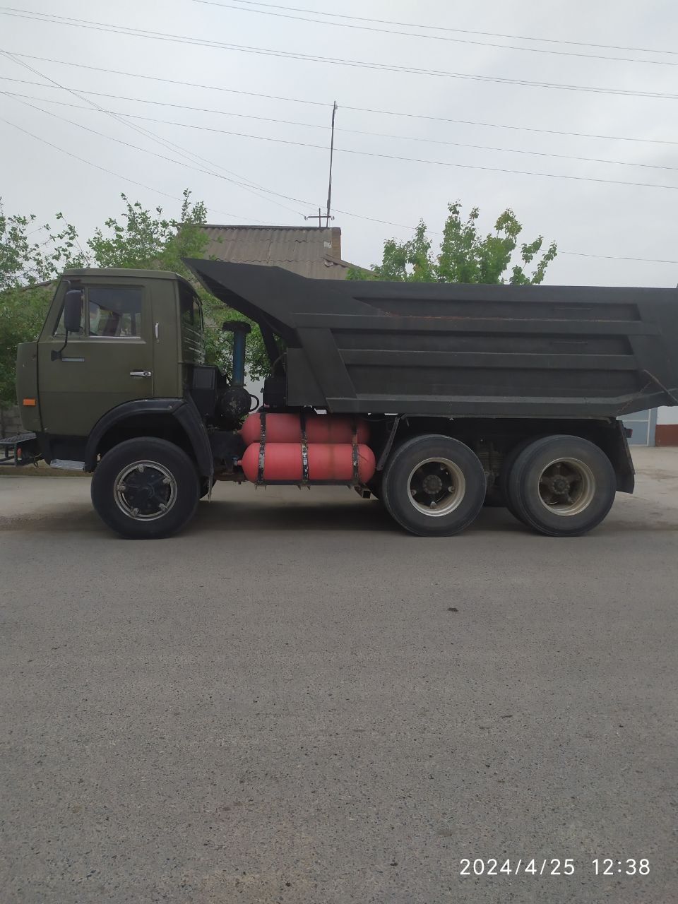 10та балон без камер янги, матор килинган мой емайди.