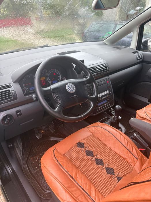 Se vinde Volkswagen Sharan !!