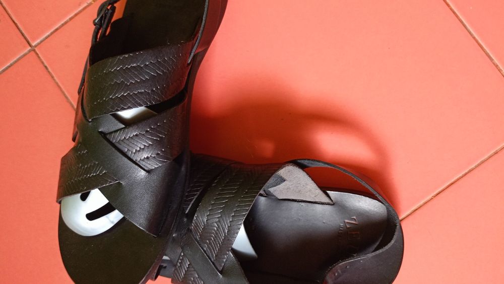 Sandale din piele naturala