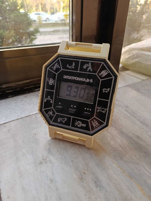 Часы настольные Электроника 85