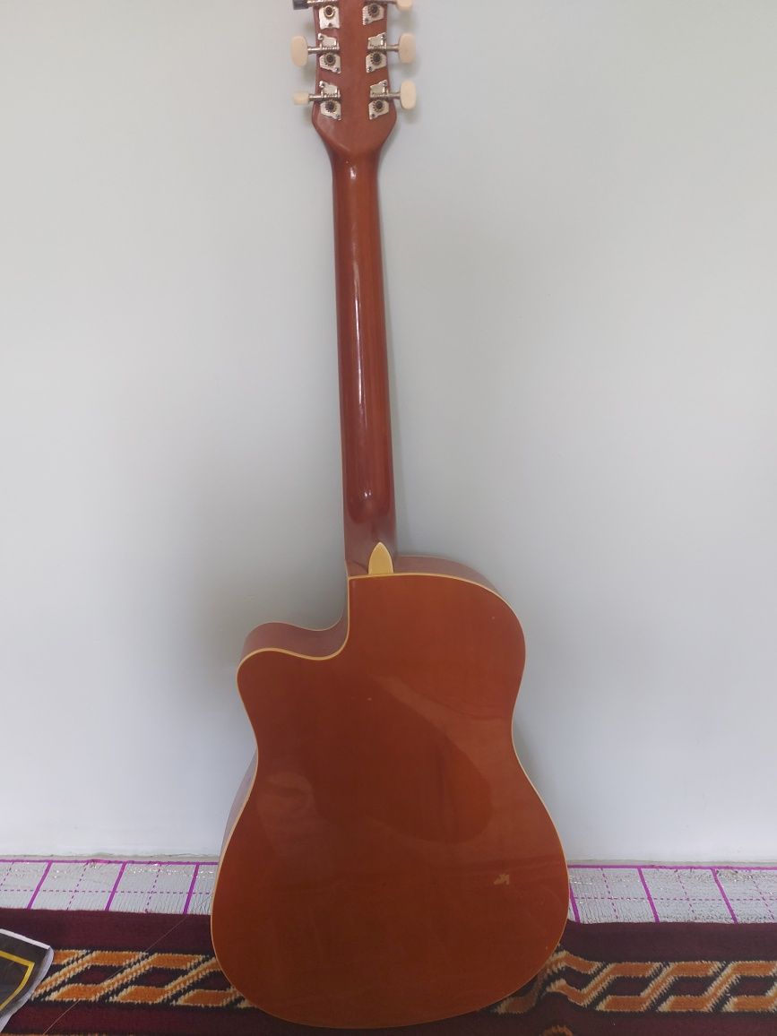 Gitara akustik Belaruski gitara sifati zo‘r