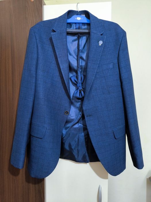 Costum elegant complet – sacou, pantaloni, cămăși, pantofi 43.