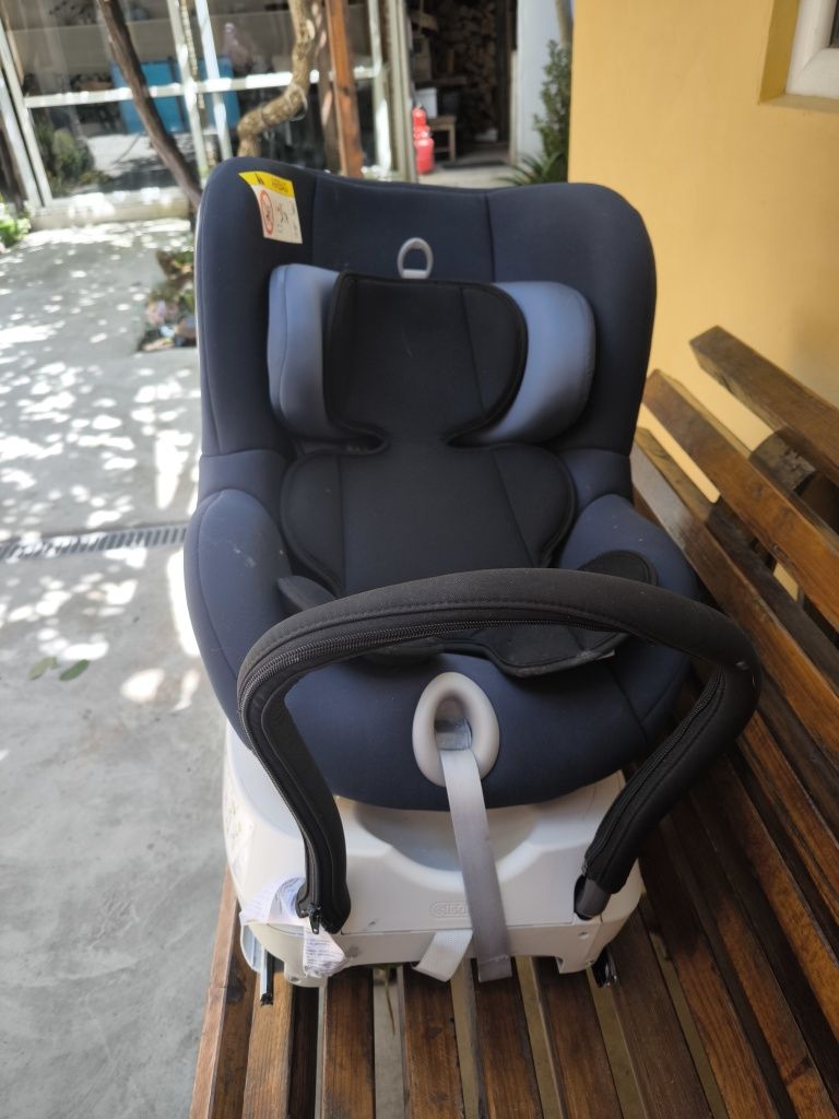 Столче за кола Britax Romer Dualfix + подарък порт бебе