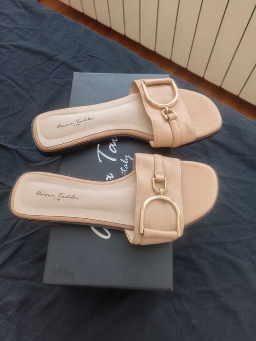 Чехли Anna Taddei