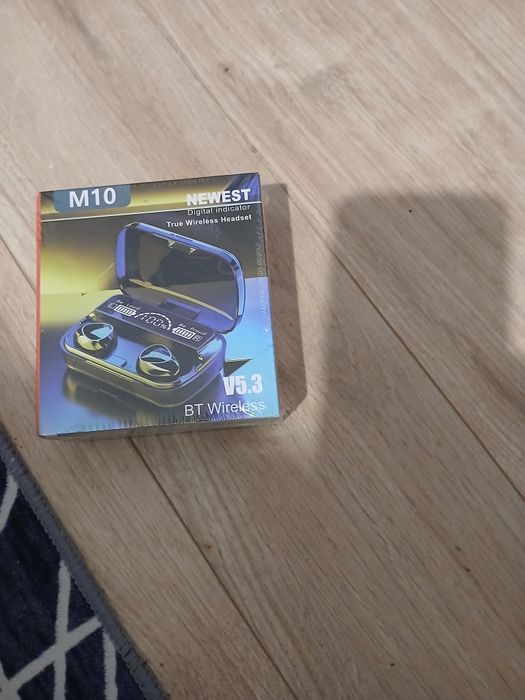 De vănzare căsti noi