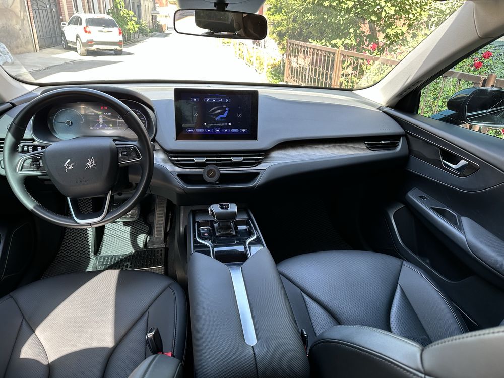 Hongqi eqm5 2024