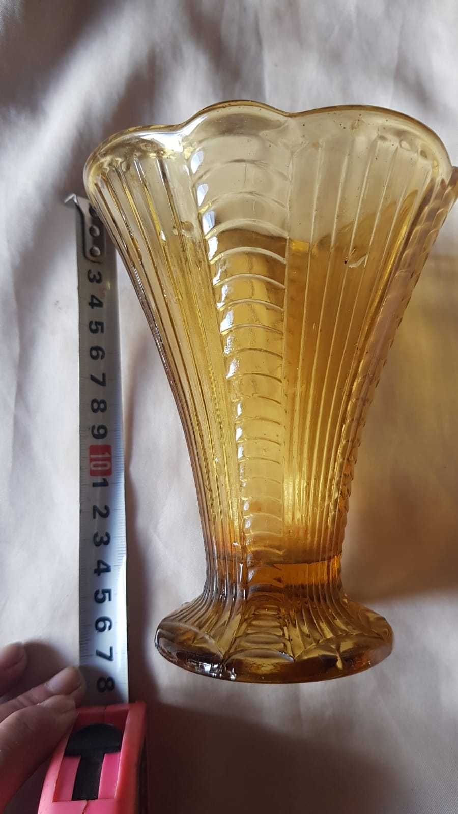 vaza de sticla oliv