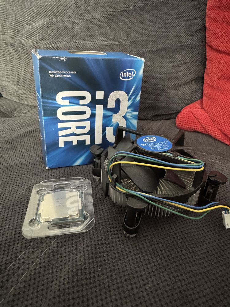 Процесор Intel i3 7100 Socket 1151