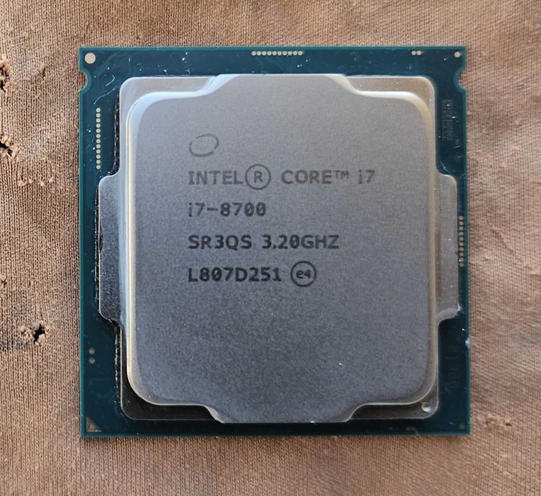 Procesoare Intel i7, i5, Generatia 9 , 8 , 7 LGA 1151 v1, v2