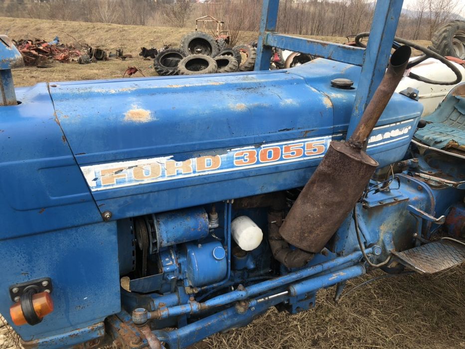 Dezmembrez tractor Ford 3055