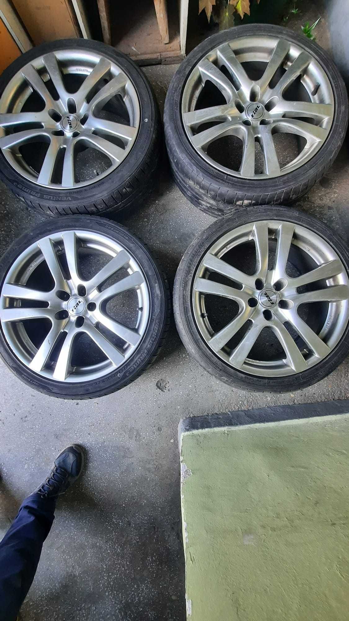 Roți magneziu cu cauciucuri de vara 225/40/18 pentru vw ,seat,skoda,