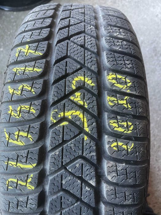 12бр 215/55/17 Пирели 8мм дот 2020 99% нови