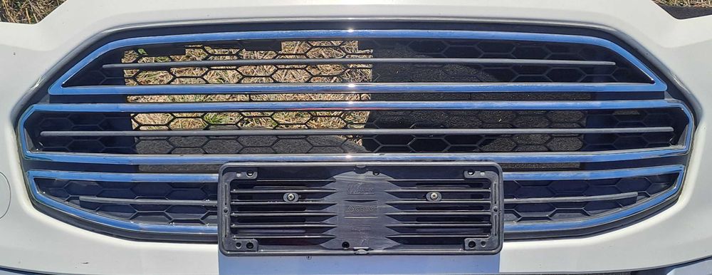 Централна решетка и халогени с капаци от FORD ECOSPORT 1.0 125К.С