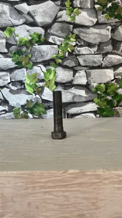 Продам шурупы М 20 цена 1 кг 600 тг