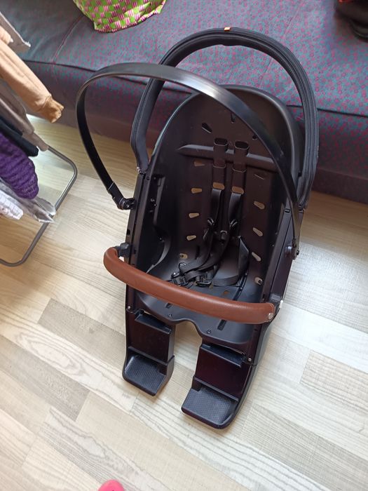 Vând sezut complet (partea de plastic)stokke v6