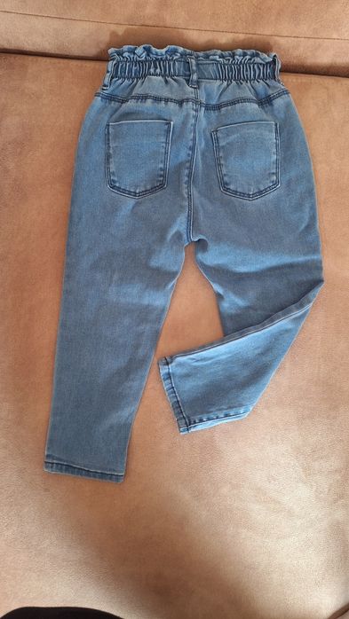 Нови дънки Zara 2-3 години , цена 25 лева