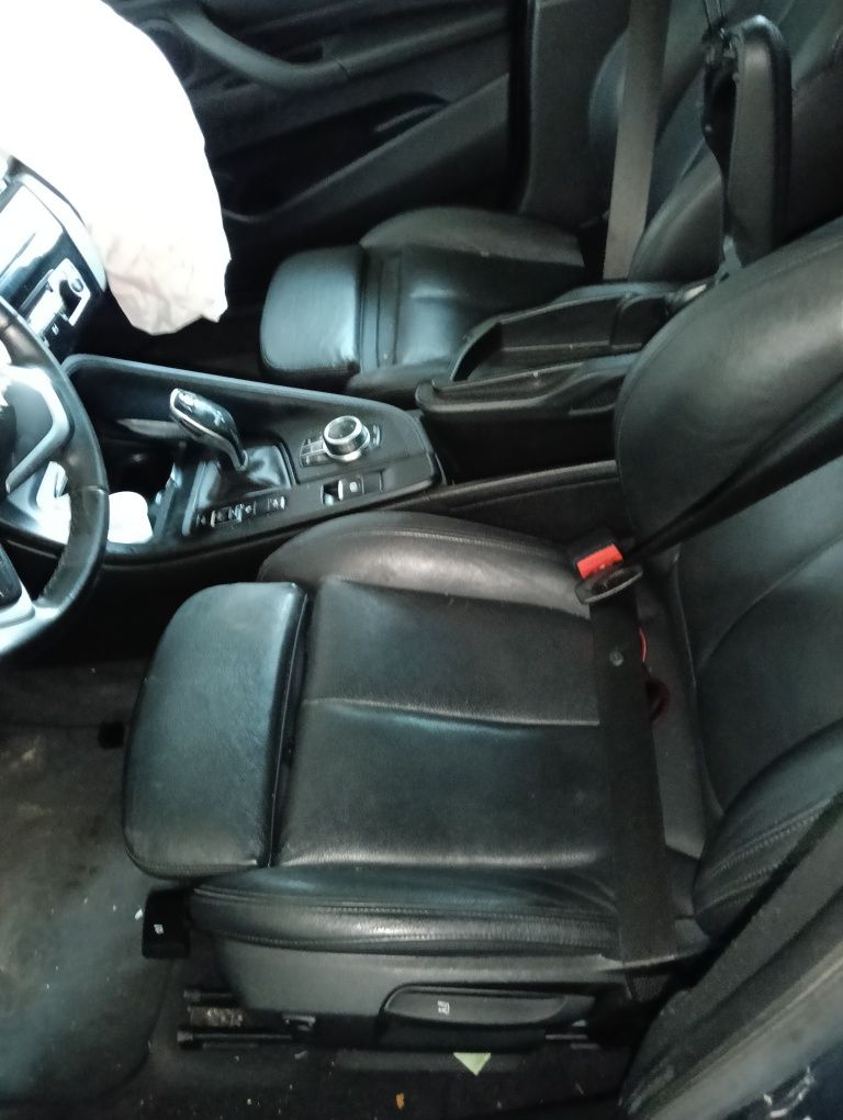 Dezmembrez BMW x1 2018 2.0 4×4 150 cai