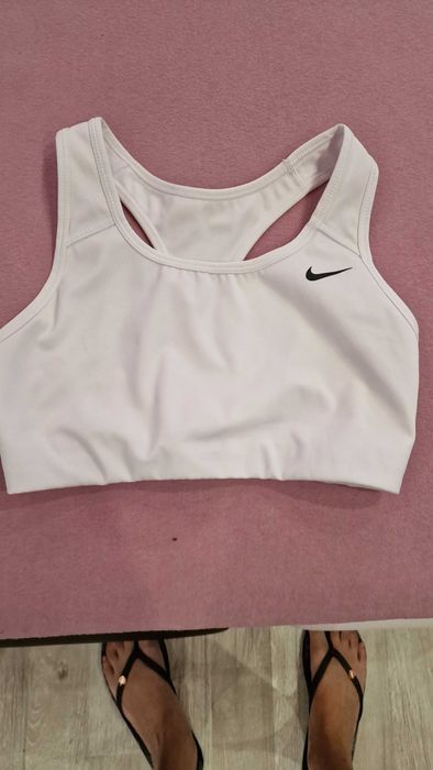 Спортни бюстиета  Nike
