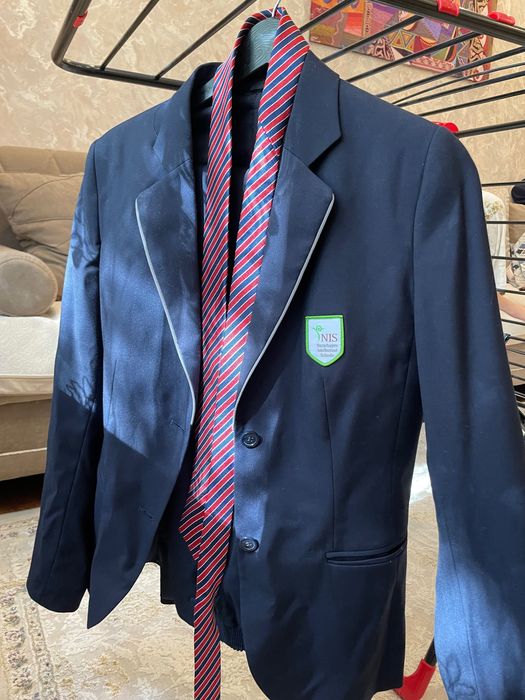 НИШ форма(жен) пиджак и брюки + галстук