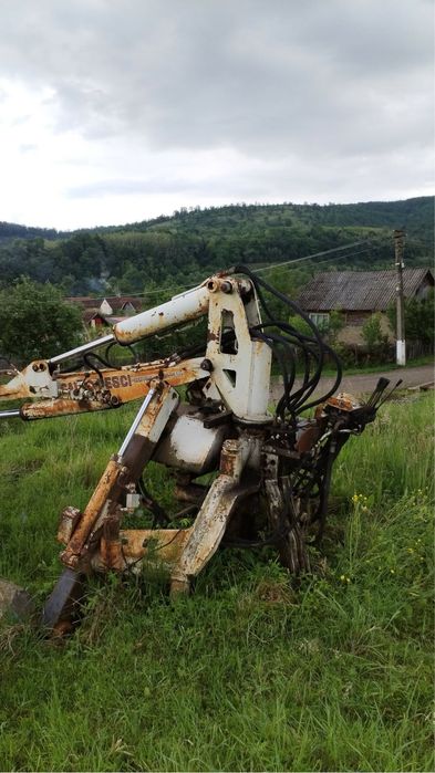 Vand brat hidraulic tractor