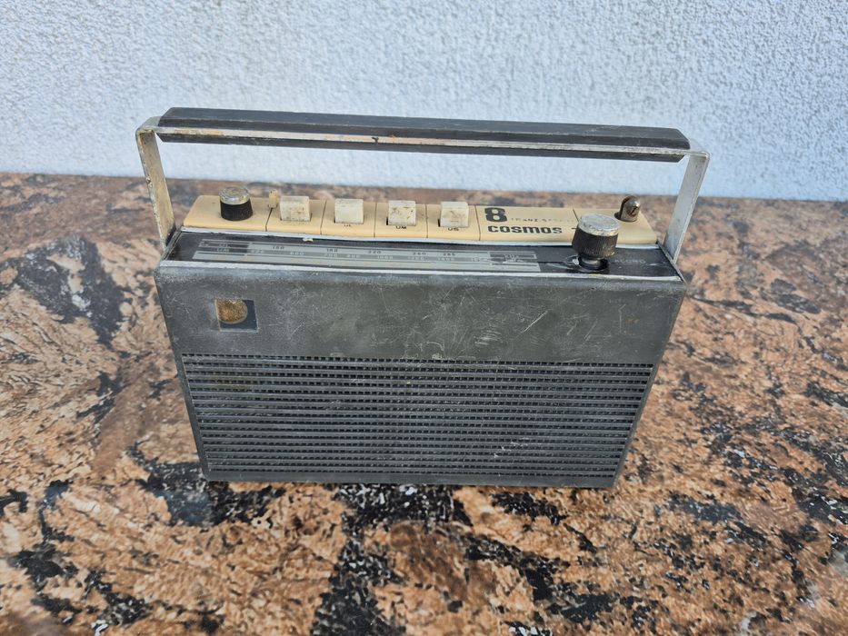 Vând Radio marca cosmos 5 made in România
