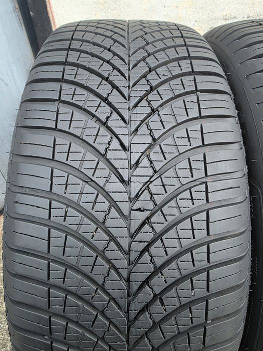 Vând două anvelope all season good year 225 45 17 dot 4223