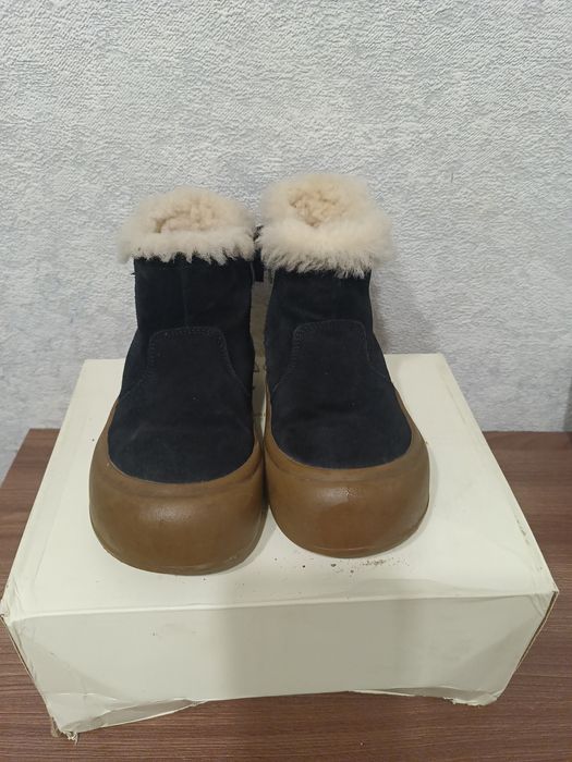 Отдам за сладости угги на девочку