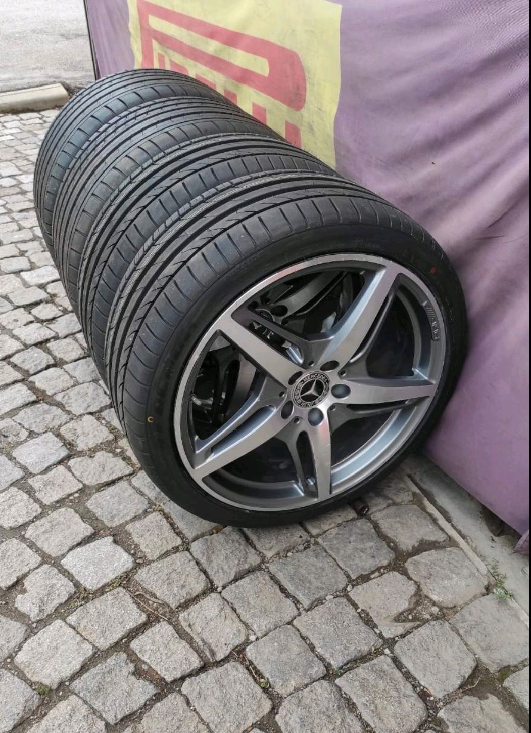 Оригинални джанти Мерцедес АМГ 19и20цола гуми 255 35 19 и 305 25 20
