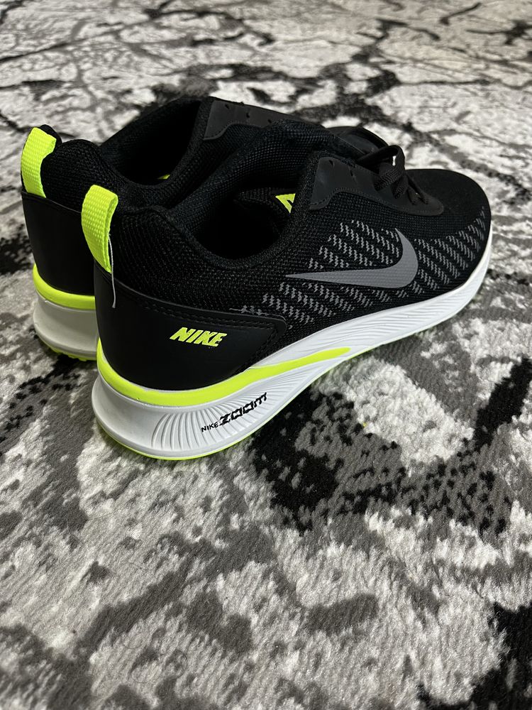 Yangi Nike krasofka sotiladi 43 Razmer