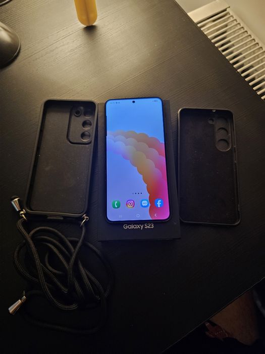 Samsung Galaxy S23 5G 128GB Negru ca nou