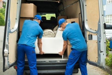 Servicii Transport Mutări cu Ajutor Băieții Debarasări Dubă Microbuz E