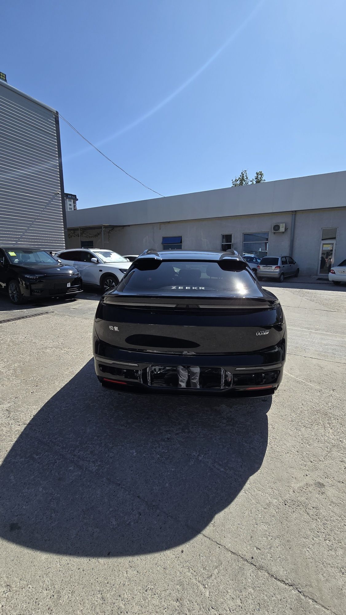 Электромобиль Zeekr 007 GT 2025