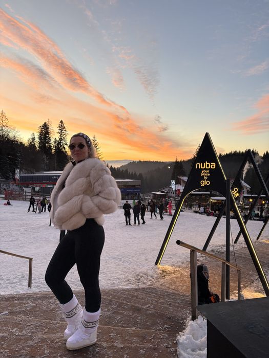 Blana naturala alba marime S-M purtata o singura data