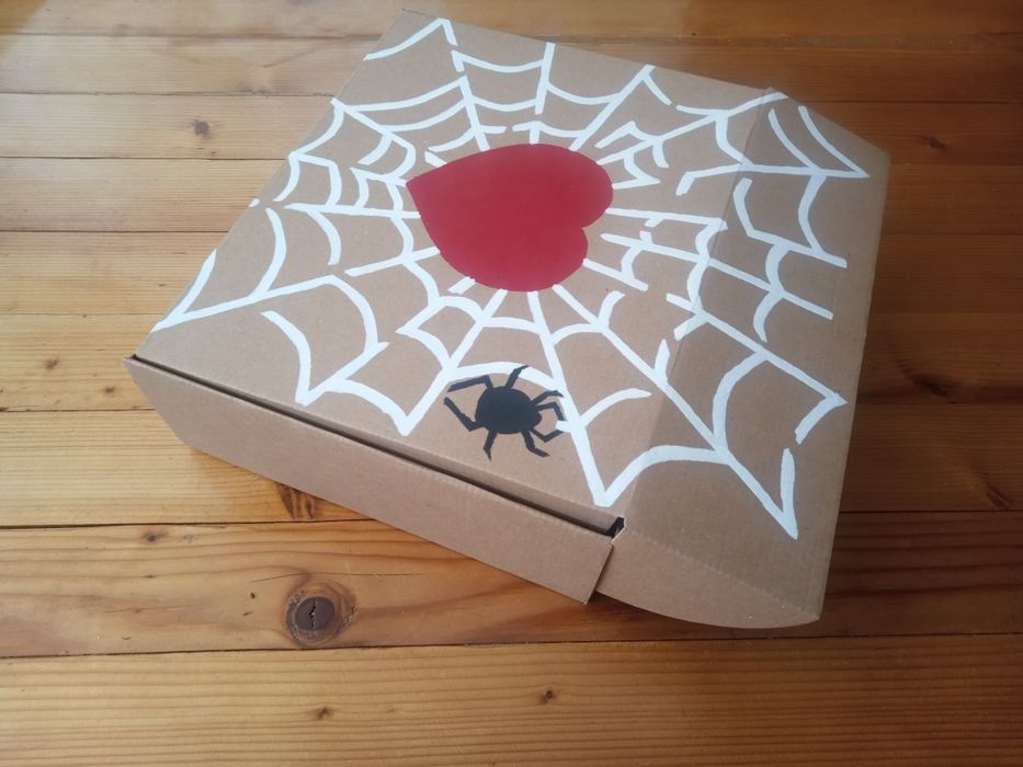 Кутии и кашони за пратки