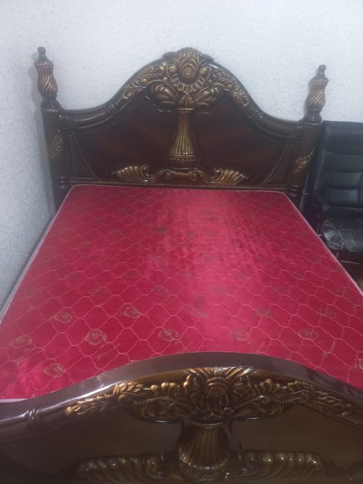 Спальный кровать
