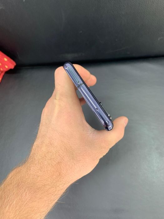 Продается Самсунг S20 FE