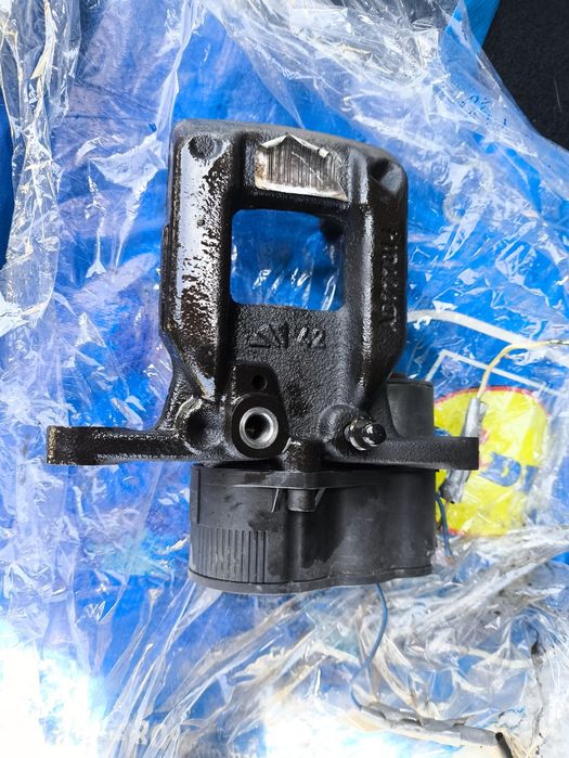 Etrier cu motoras electric stânga spate Peugeot 3008 2017