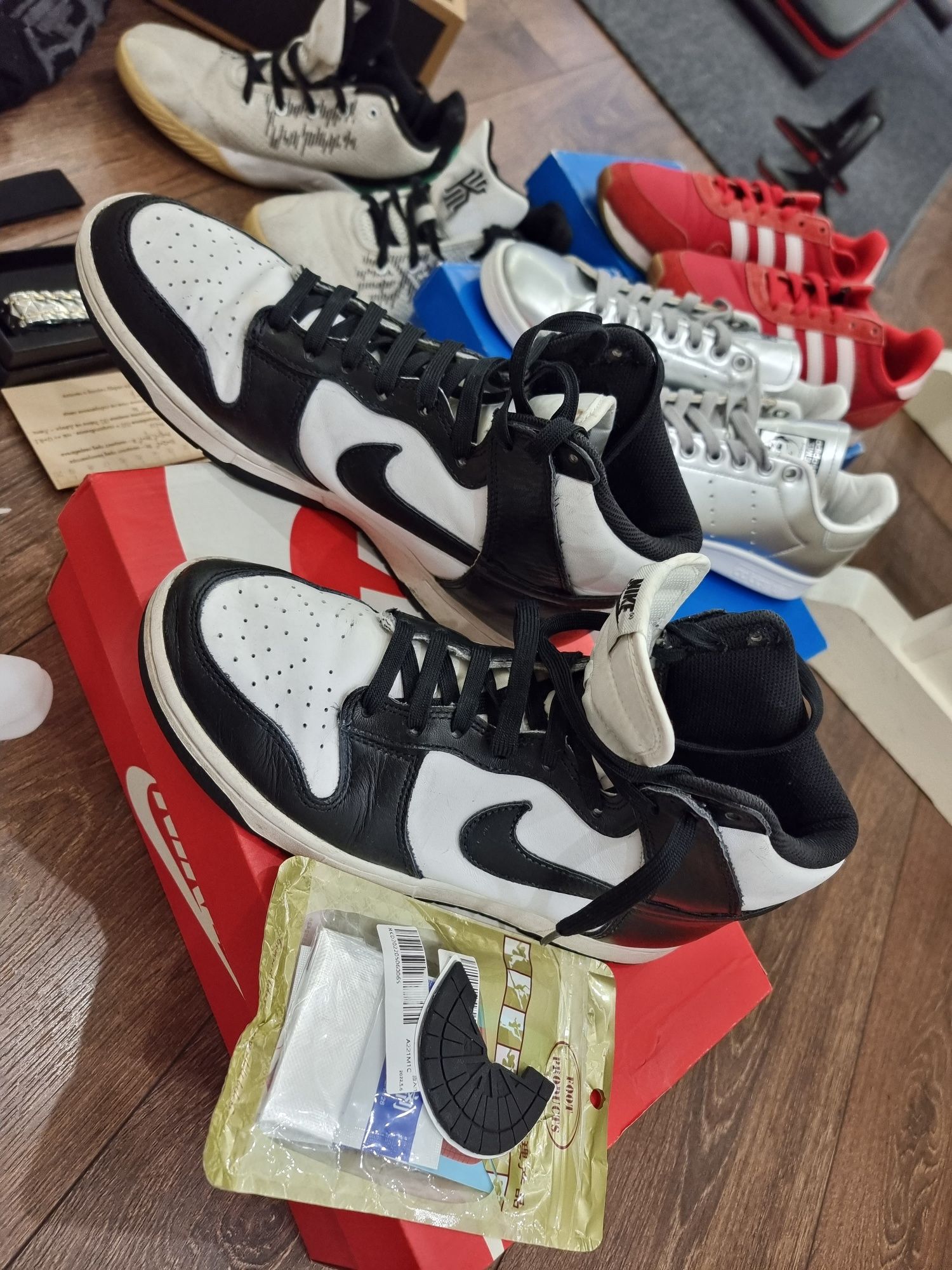 Много Обувки Jordan Nike adidas Retro Hi Stan Smith Panda crease