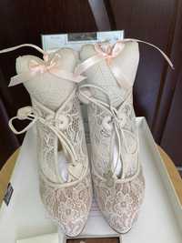 Продажа обуви к свадебному платью невесты