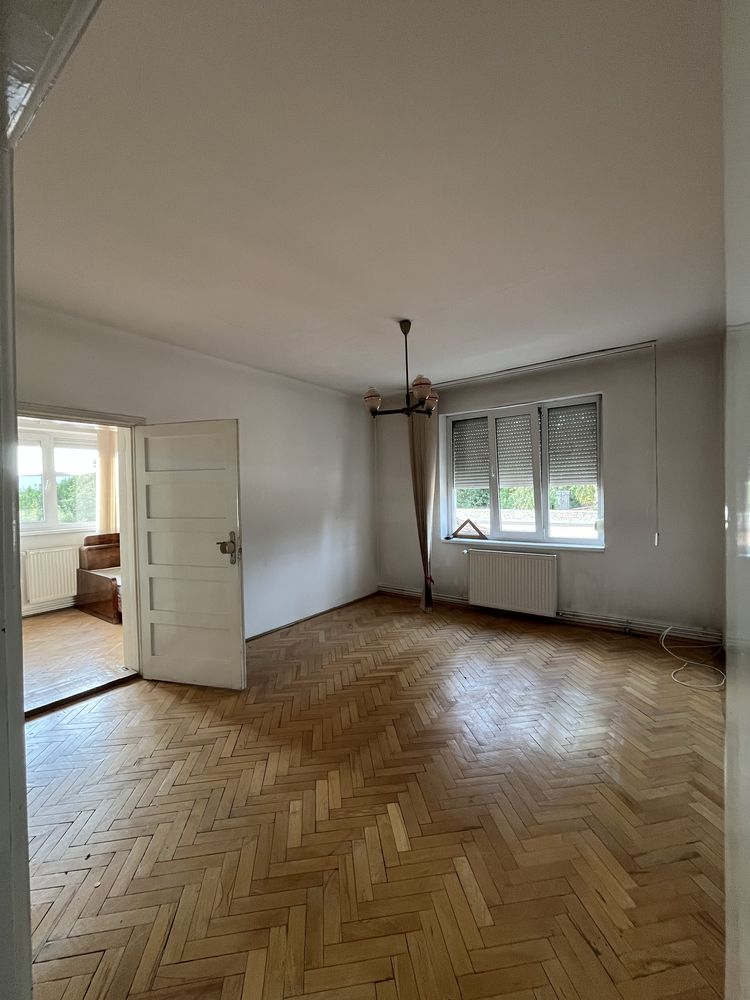 Casa cu garaj in Elisabetin